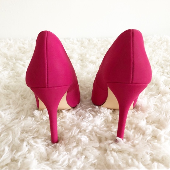 Shoe Dazzle Elizabeth Stilettos - Picture 4 of 7